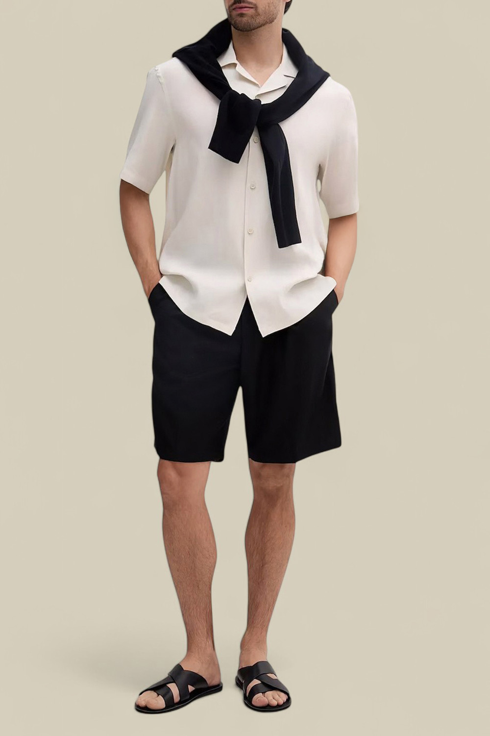 תמונת כל הלוק של חולצת כפתורים קצרה